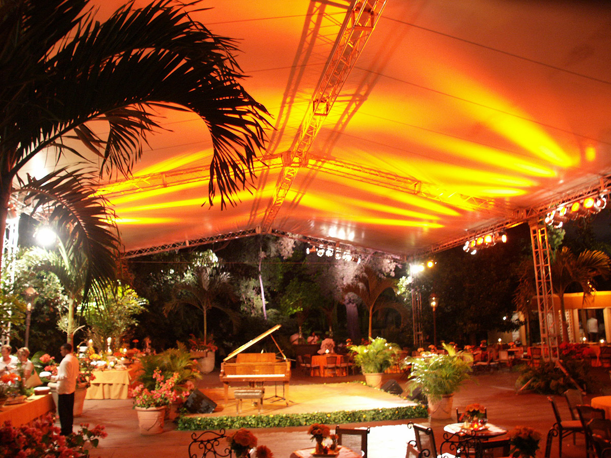 Aniversario Orange Dominicana, 2003
